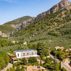 La Fontaine D'annibal Buis-les-Baronnies